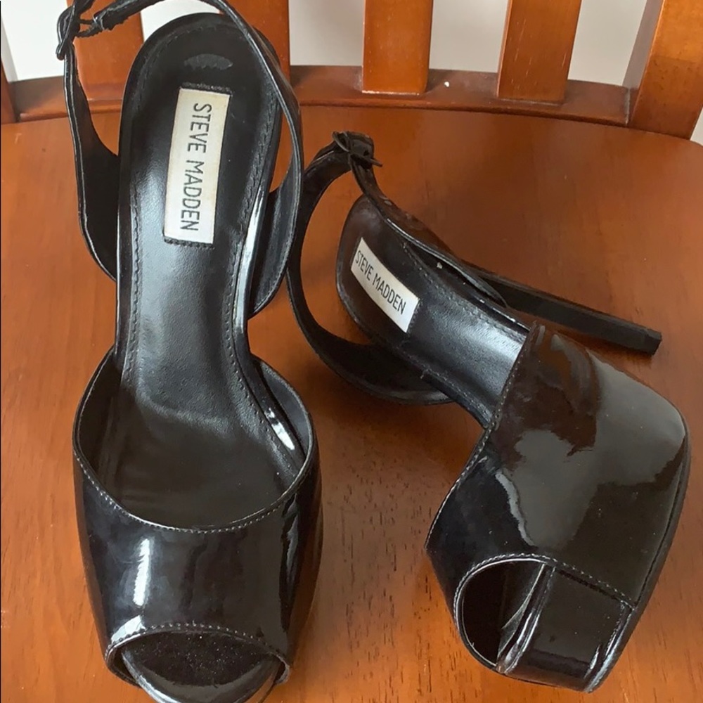 Sexy sling back!